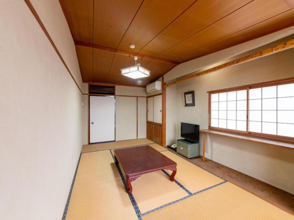 Tabist Marutora Bekkan Nishio Kira Esterno foto