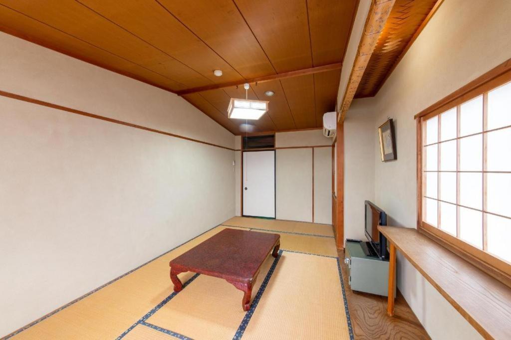 Tabist Marutora Bekkan Nishio Kira Esterno foto