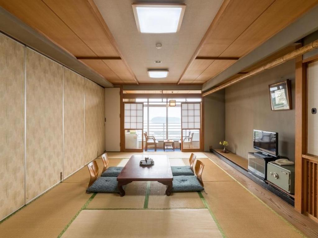 Tabist Marutora Bekkan Nishio Kira Esterno foto