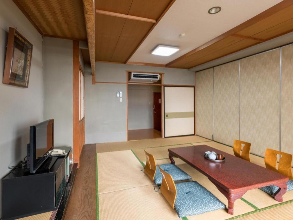 Tabist Marutora Bekkan Nishio Kira Esterno foto