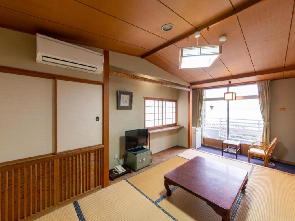 Tabist Marutora Bekkan Nishio Kira Esterno foto